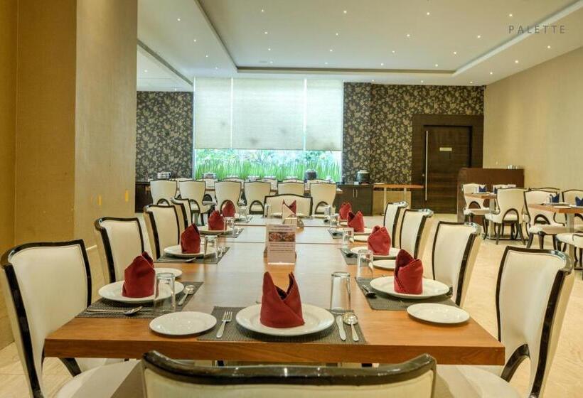 Отель Pioneer Grand Palace