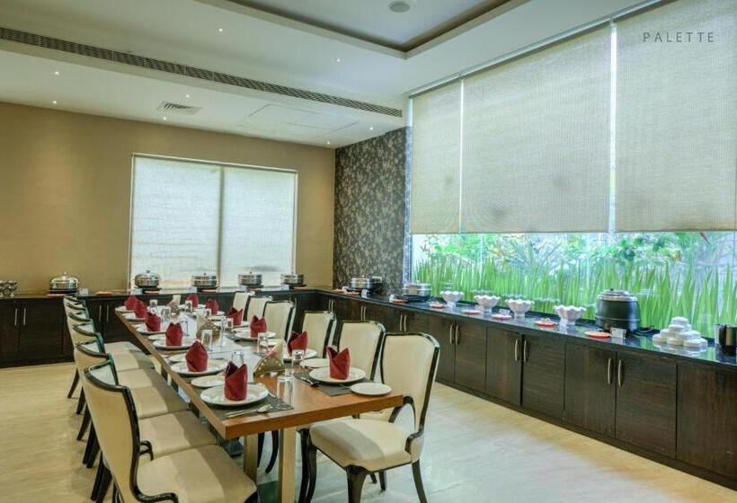 Отель Pioneer Grand Palace