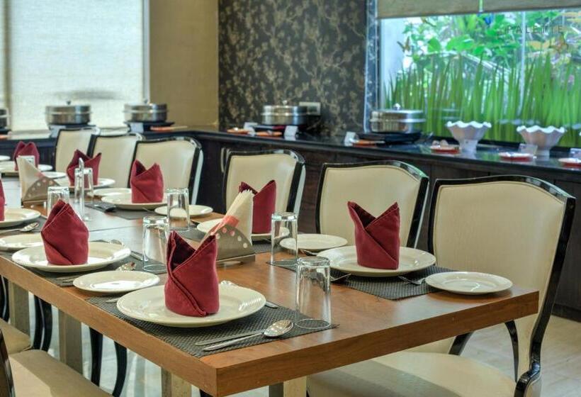 Отель Pioneer Grand Palace