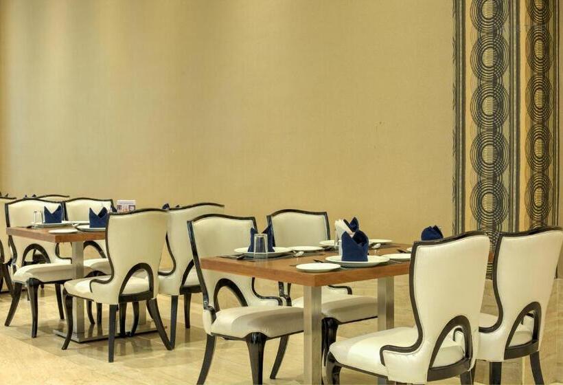 Отель Pioneer Grand Palace