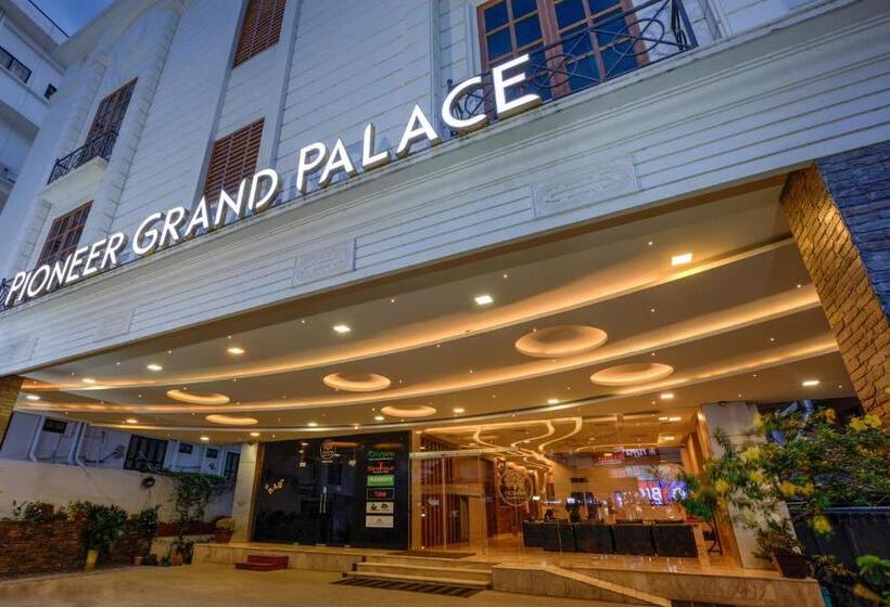 Отель Pioneer Grand Palace