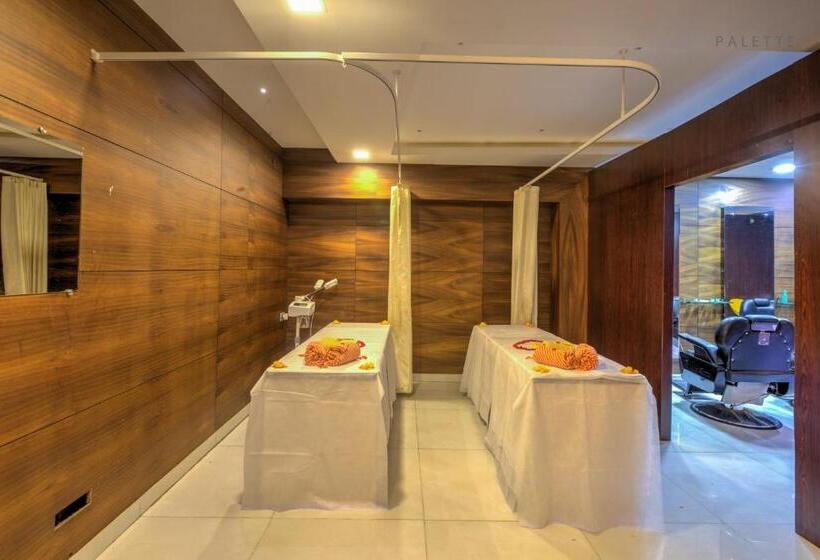 Отель Pioneer Grand Palace