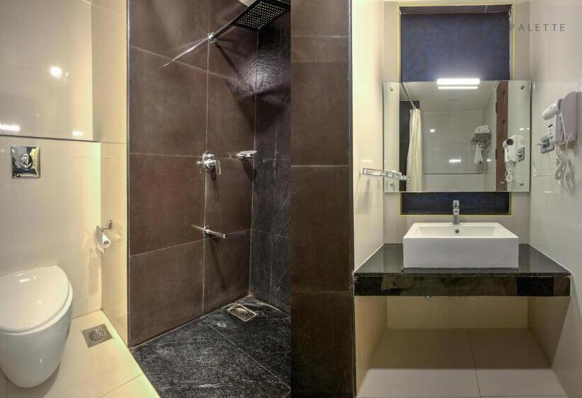 Отель Pioneer Grand Palace