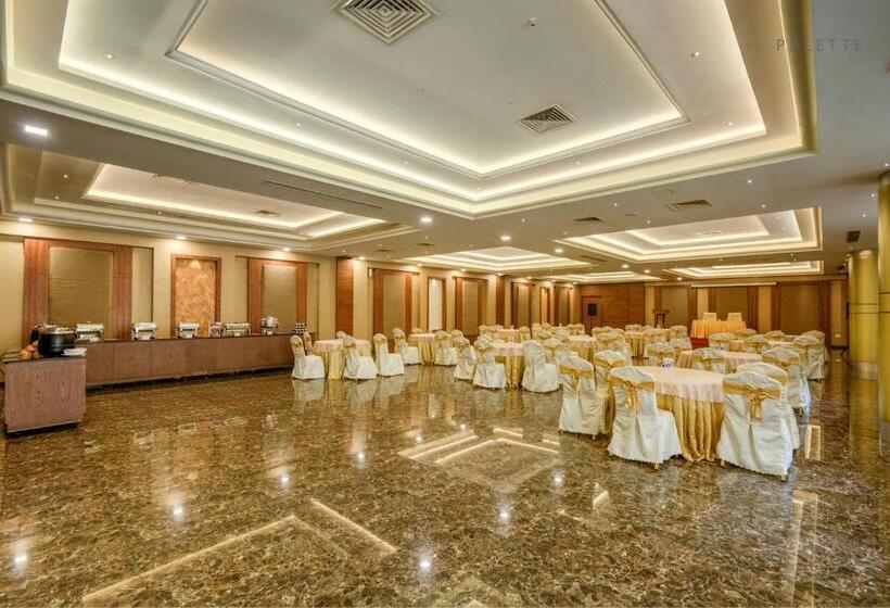 Отель Pioneer Grand Palace