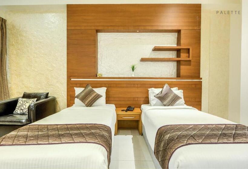 Отель Pioneer Grand Palace