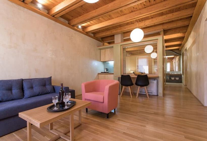 בית מלון כפרי Polixeny's Suites