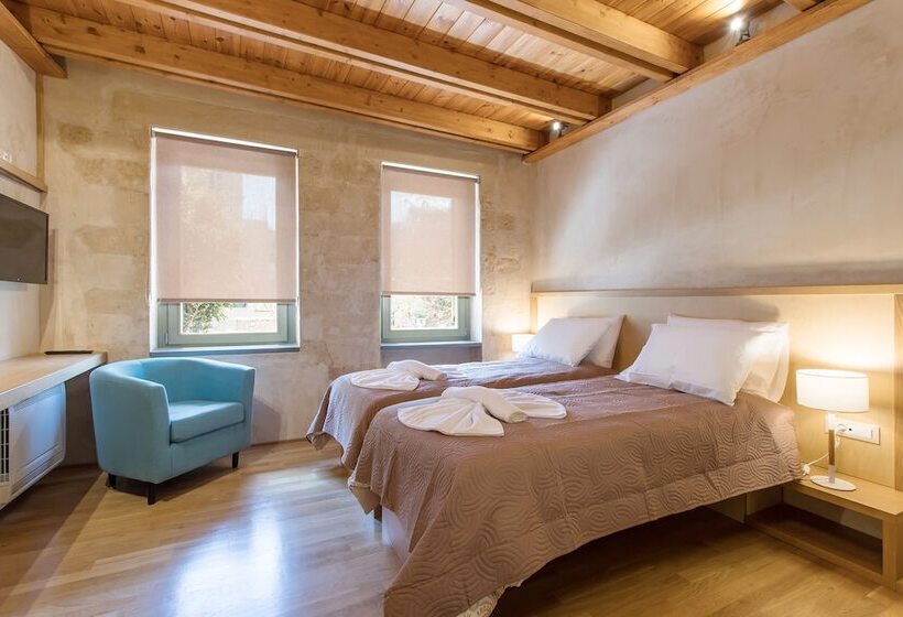 בית מלון כפרי Polixeny's Suites