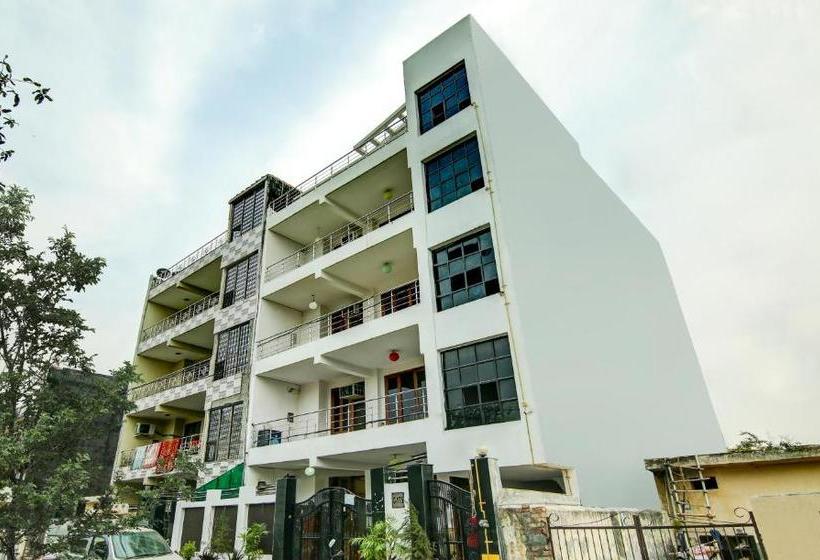 هتل Treebo Trip Sky Residency Sector 100