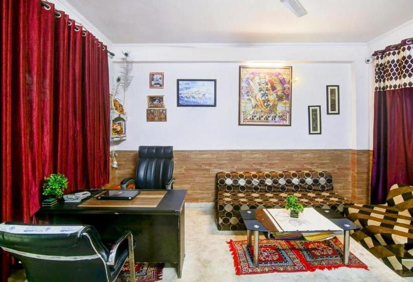 هتل Treebo Trip Sky Residency Sector 100