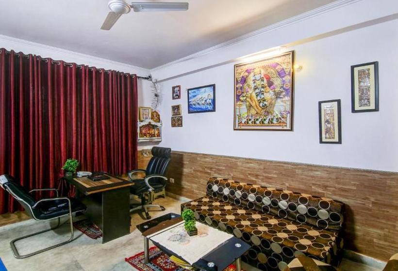 هتل Treebo Trip Sky Residency Sector 100