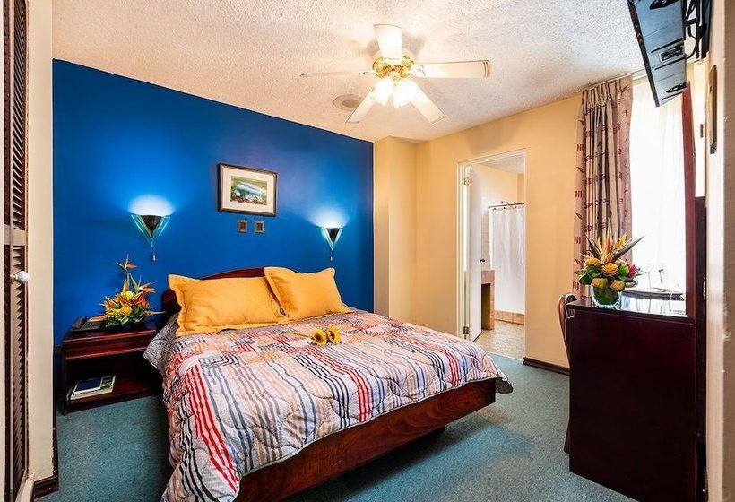 Отель Talamanca