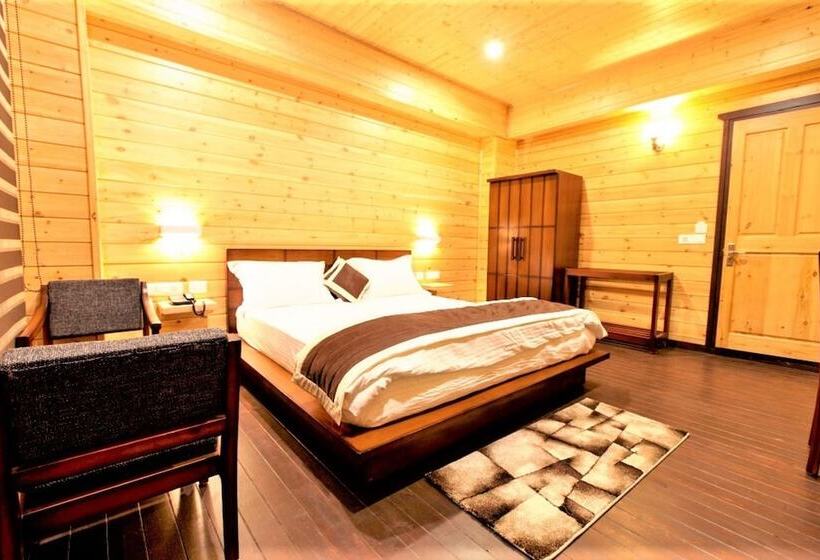 Отель The Himalayan Woods