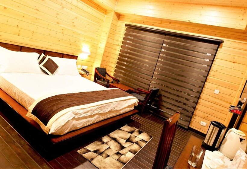 Отель The Himalayan Woods