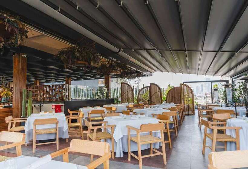 هتل Umbral, A Curio Collection By Hilton