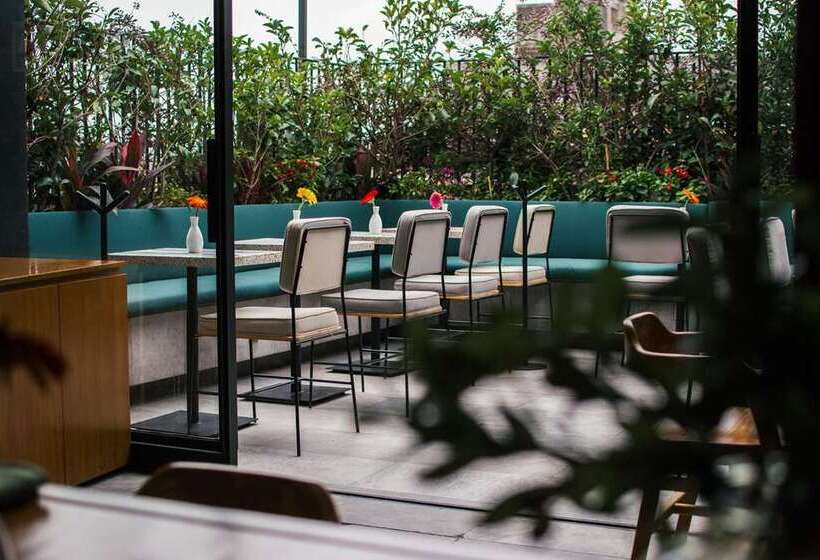 هتل Umbral, A Curio Collection By Hilton