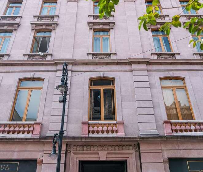 هتل Umbral, A Curio Collection By Hilton