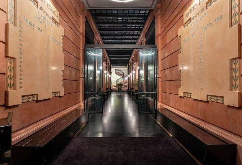 هتل Umbral, A Curio Collection By Hilton