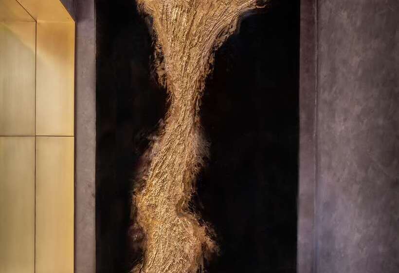 هتل Umbral, A Curio Collection By Hilton