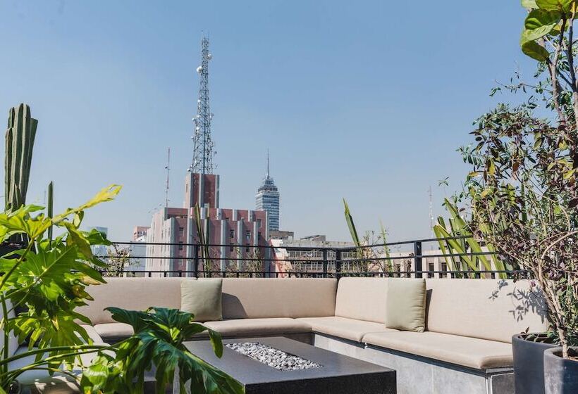 هتل Umbral, A Curio Collection By Hilton