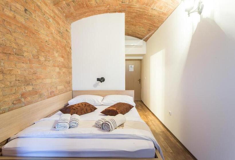 פנסיון Guesthouse Bed 4 You