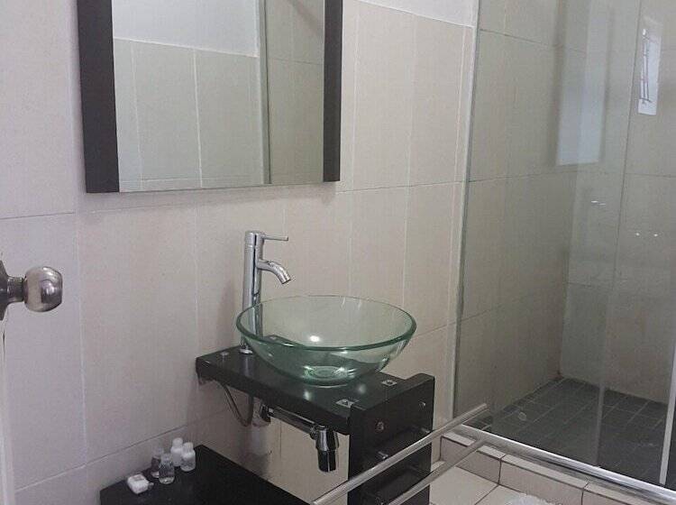 펜션 Izinga Guest House