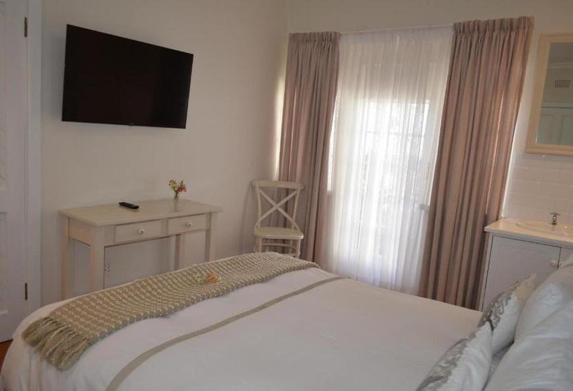 פנסיון On The Bay