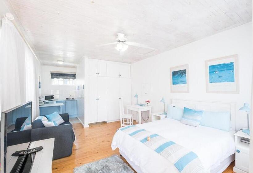 פנסיון On The Bay