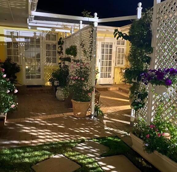 פנסיון On The Bay