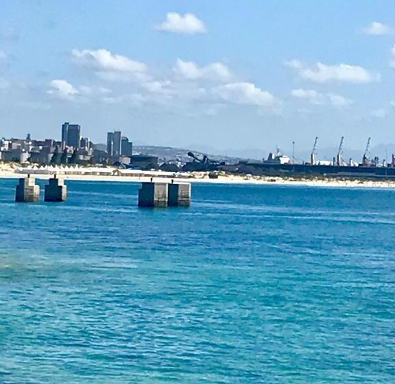 פנסיון On The Bay