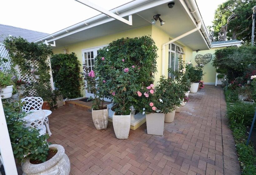 פנסיון On The Bay