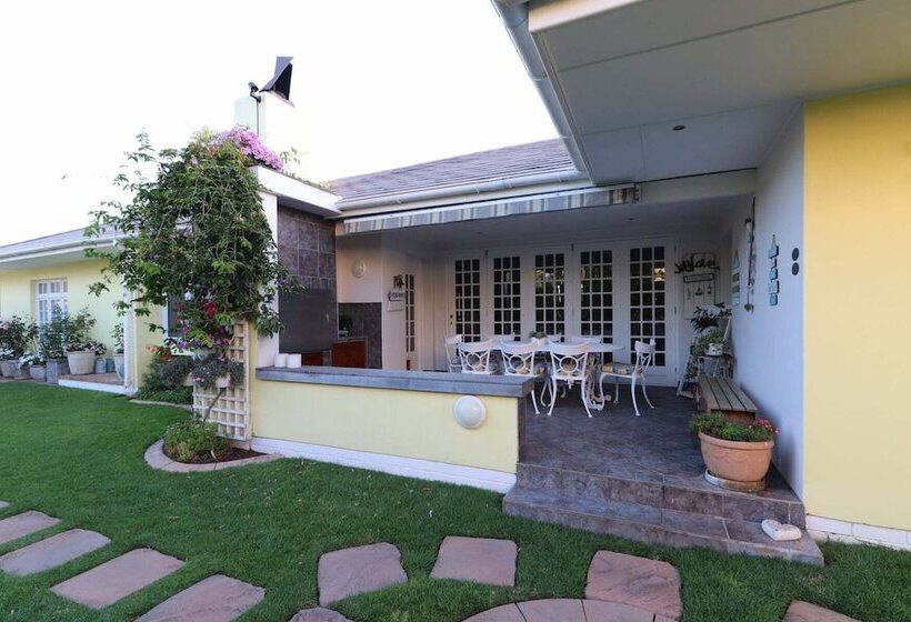 פנסיון On The Bay