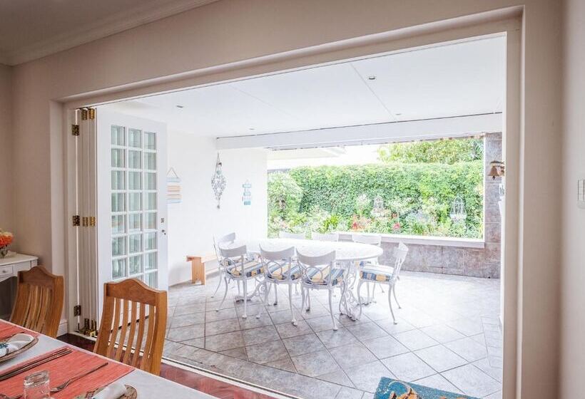 פנסיון On The Bay