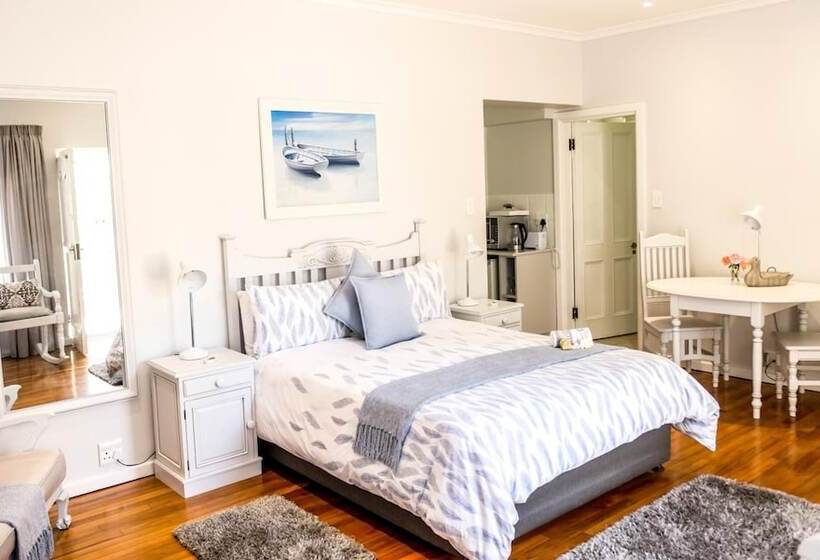 פנסיון On The Bay