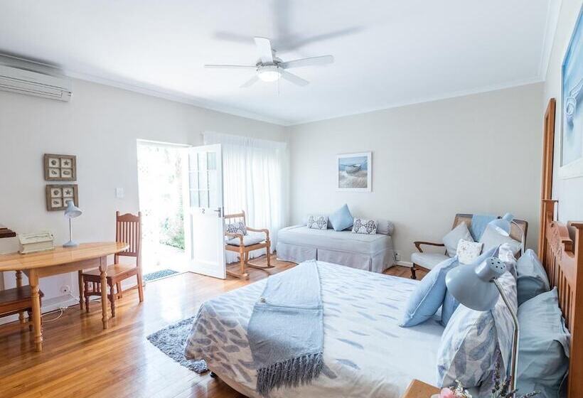 פנסיון On The Bay