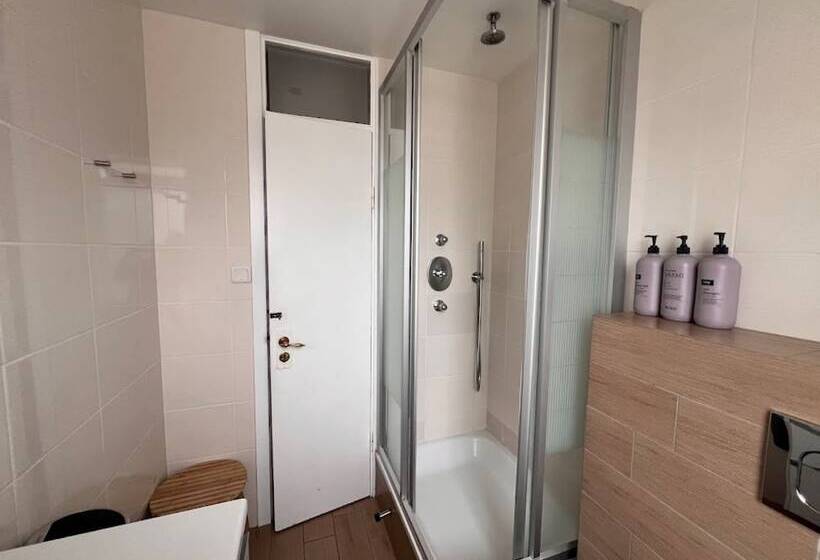 پانسیون Snorri's Guesthouse