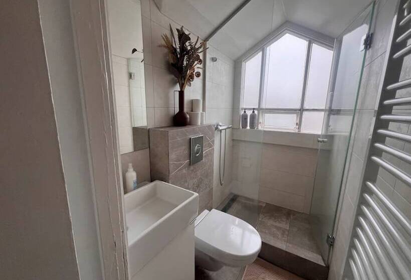 پانسیون Snorri's Guesthouse