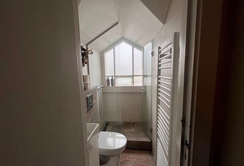 پانسیون Snorri's Guesthouse