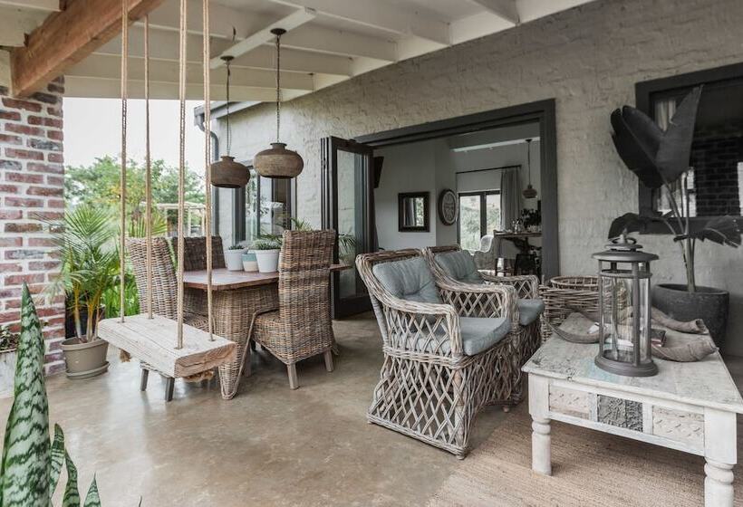 膳宿费 Veranda House