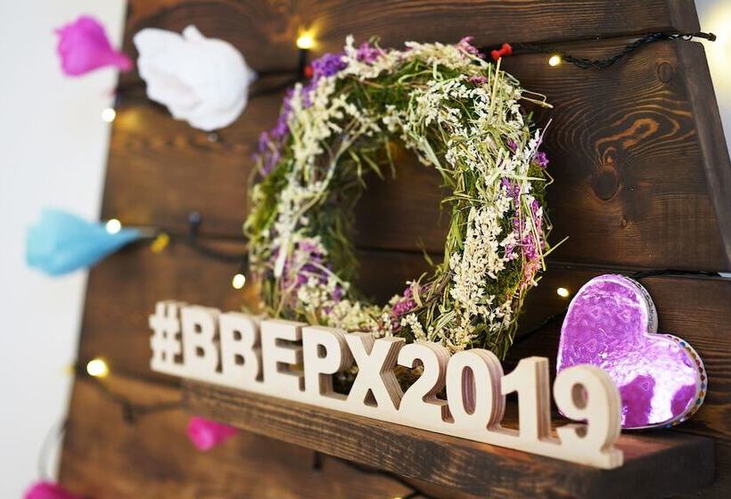 پانسیون Vverh Guesthouse