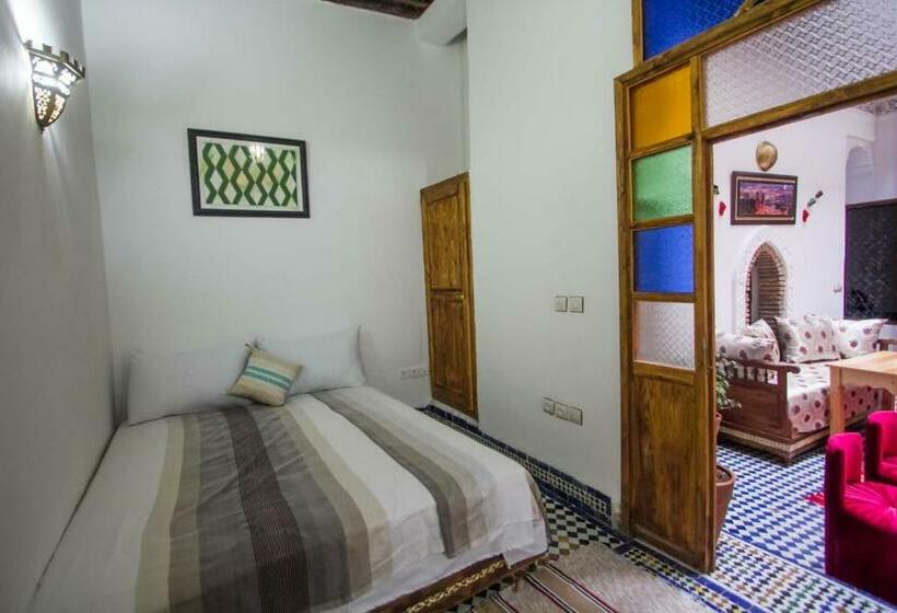 里亚德 Dar Milouda Rcif