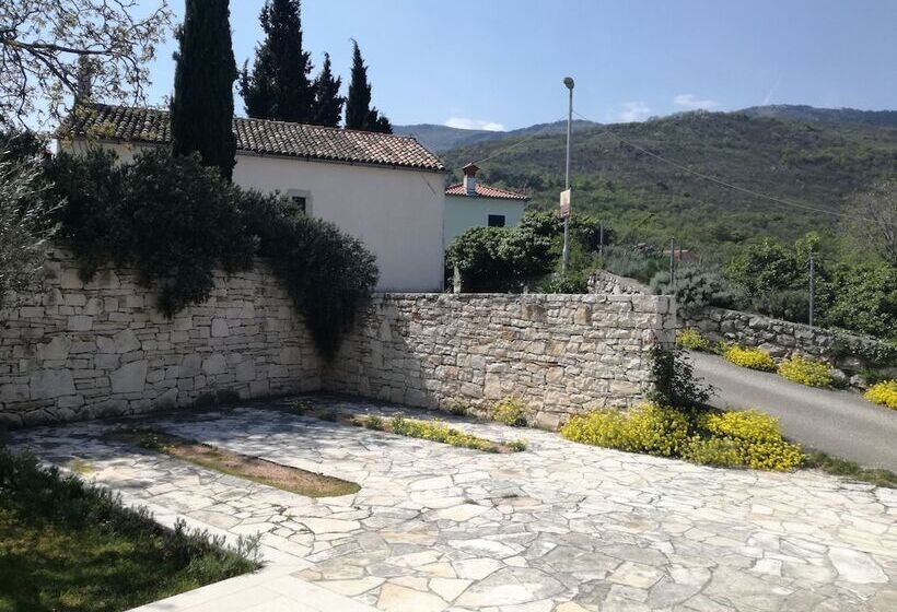 Villa Brumnic Apartments