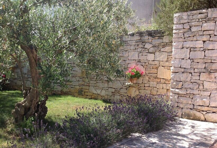 Villa Brumnic Apartments