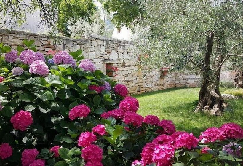 Villa Brumnic Apartments