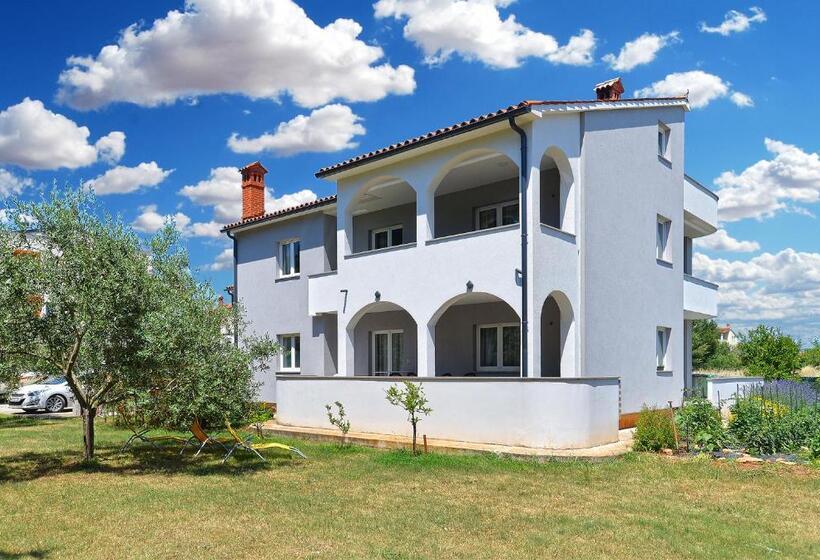 Apartments Elizabeta 1701