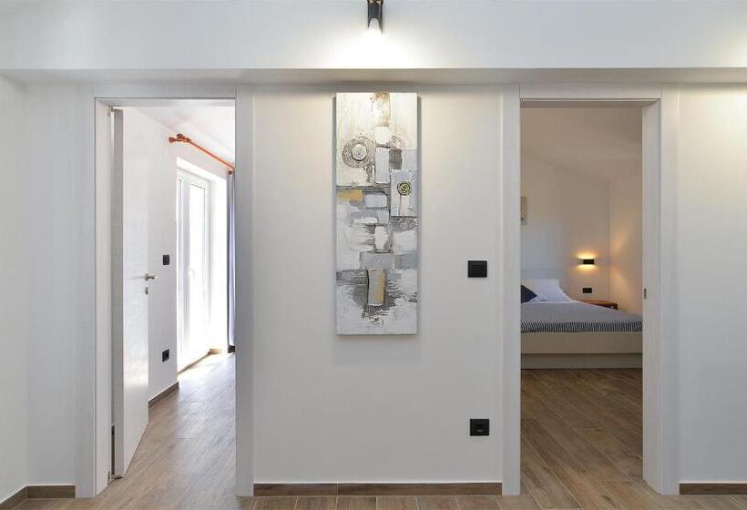 Apartments Elizabeta 1701