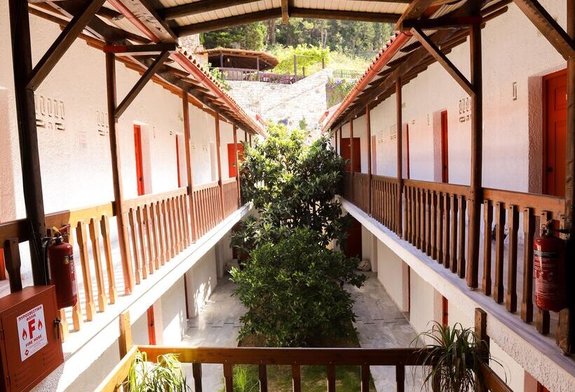 Bastas Hotel & Studios