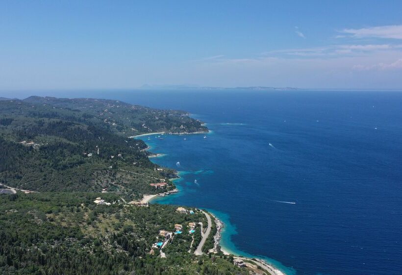 Bastas Hotel & Studios