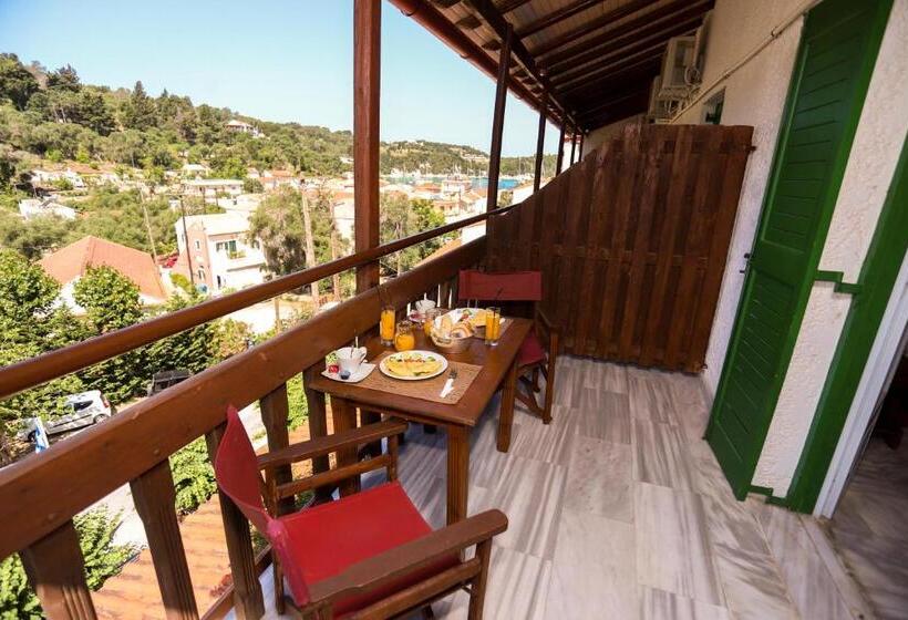 Bastas Hotel & Studios