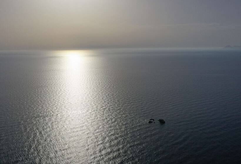 Bastas Hotel & Studios