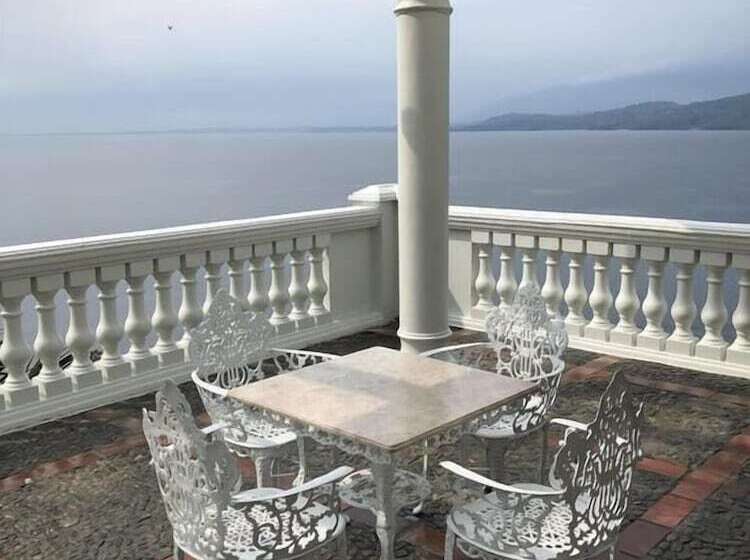 تختخواب و صبحانه Casa Del Faro